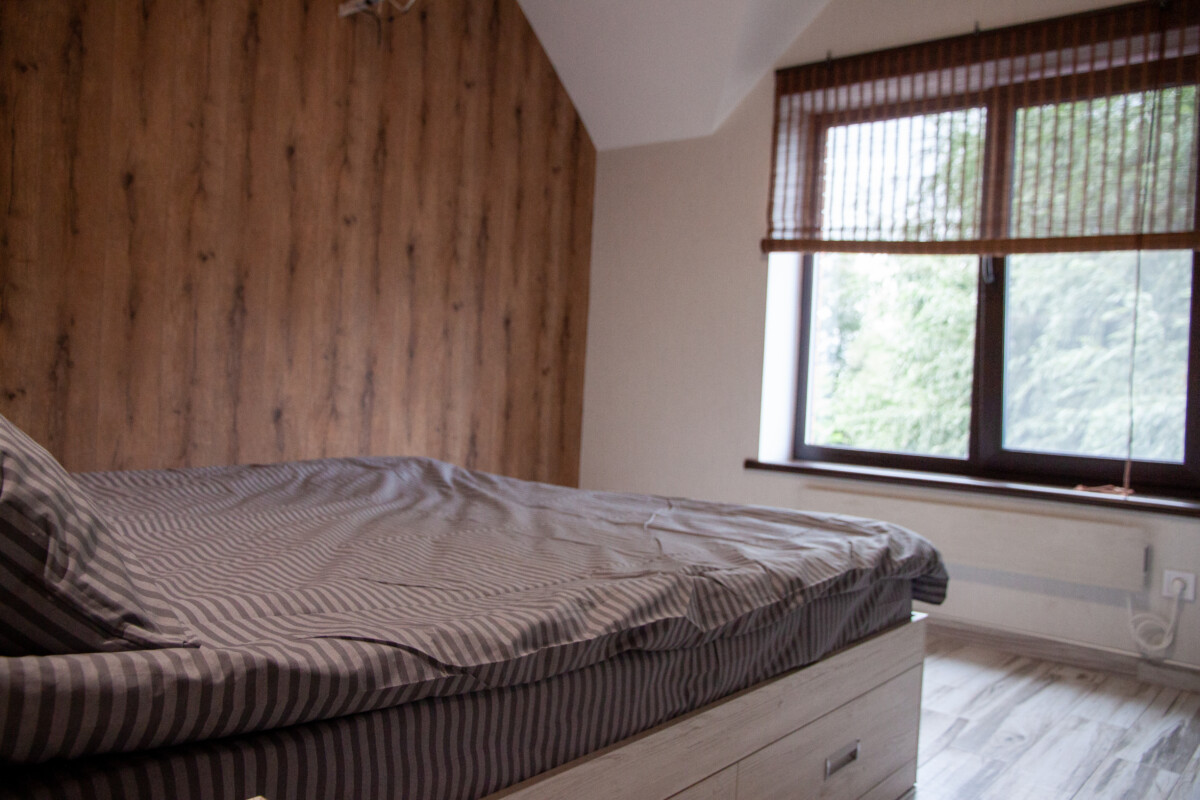 Дім в Києві подобово погодинно с лазнею на березі річки